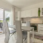 Apartment Baia Dei Tramonti By Interhome