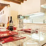 Paola Style Apartment
