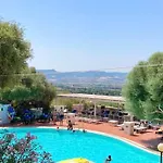 Thr-Residence With Swimming-Pool In Badesi, Apartments With Air Conditioning And Private Outdoor Area