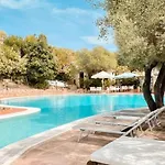 Thr-Residence With Swimming-Pool In Badesi, Apartments With Air Conditioning And Private Outdoor Area