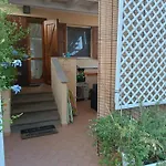 Casa Graziosa Con Ampio Cortile Per I Tuoi Momenti All'Aperto