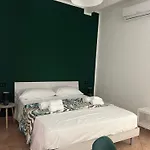 Crispi Guest House Mmg