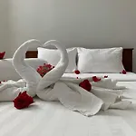 Rich Hotel