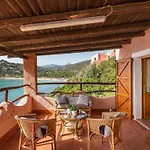 Villa Golfo Degli Angeli