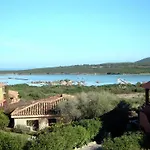 Stylish One Bedroom Apartment Just A Few Steps From The Sea