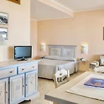 Isa-Residence With Private Beach In Bosa Marina Just 100 Meters From The Sea