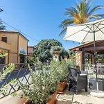 Mariposa Rooms