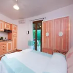 Studio Apartment In Residence With Swimming Pool