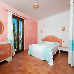 Apartment In Residence With Swimming Pool