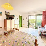 Lampara Apartments
