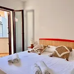 Camelia House - Key To Villas