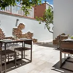Art And Nature Guest House