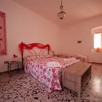Corallo Holiday Home In The Center Of Villanova