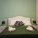 Mary'S Rooms