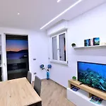 Diamond Garibaldi