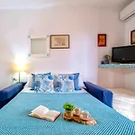 Residence In Marinella Just 100 Mt From The Sea, Apartments With Air Conditioning And Private Outdoor Area