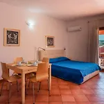 Relaxing Cristal Blu Studio Sleeps 3
