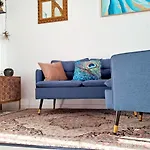 Bluecharme Modern Apartment