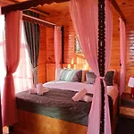 Kungut Hotel & Restaurant