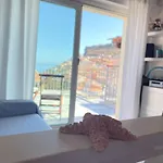 Domus De Iris Tra Mare E Storia