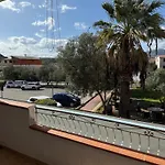 Da Zio Salvo, Esclusivo Appartamento Con Veranda, A Due Passi Dal Mare!