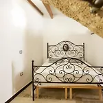 Deli Apartment