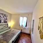 Iss Travel, Casa Li Bandi In San Teodoro, 6 Beds, Air Conditioning And Private Outdoor Area