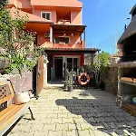 Happy Apartment