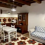 Elegant & Rustic Apartment - Piazza Castello