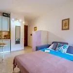 Apartment In Marinella