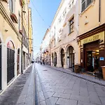 Suite Deluxe In Palazzo Storico - Centro Sassari - Appartamento Olbia