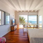 Luxury Seafront Villa With Rooftop Pool & Stunning Sea Views