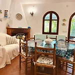 Villa Stella, With Garden, Five Minutes From The Beach