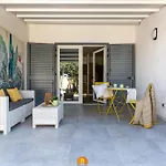 Almar Holiday House