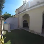 Villa In Un Piccolo Paradiso