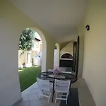 Villa In Un Piccolo Paradiso