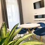 International House Apartment