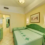 Apartment In Sos Alinos