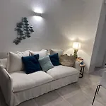 Theview108, Rena Bianca