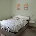 Appartamento Con Veranda E Giardino A 75 M Dal Mare