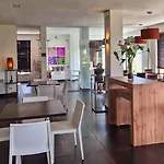 Hotel Sandalia