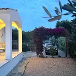 Villa Allegria, Romantic Luxury 300M From The Beach, Heated Pool, Firepit And Sauna