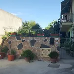 B&B 