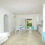 Villa Via Del Tirreno 73