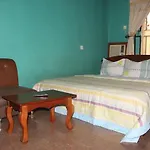 Green Park Hotel And Suites