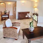 Residence Living Poltu Quatu