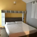 Appartamento Rifinito Con Vista Mare Vicino Alla Spiaggia