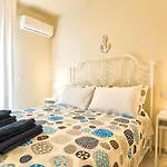 White Coral Rooms Accomodation Fast Check-In