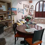 Casa Dell'Artista Singola E Indipendente