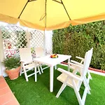 Homey Experience - City Dream Garden Apartment